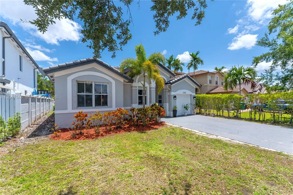 15506 SW 25th Ter Miami, FL 33185