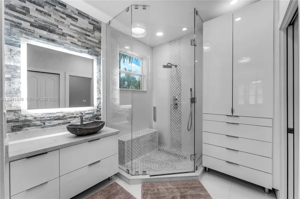 15506 SW 25th Ter Miami, FL 33185