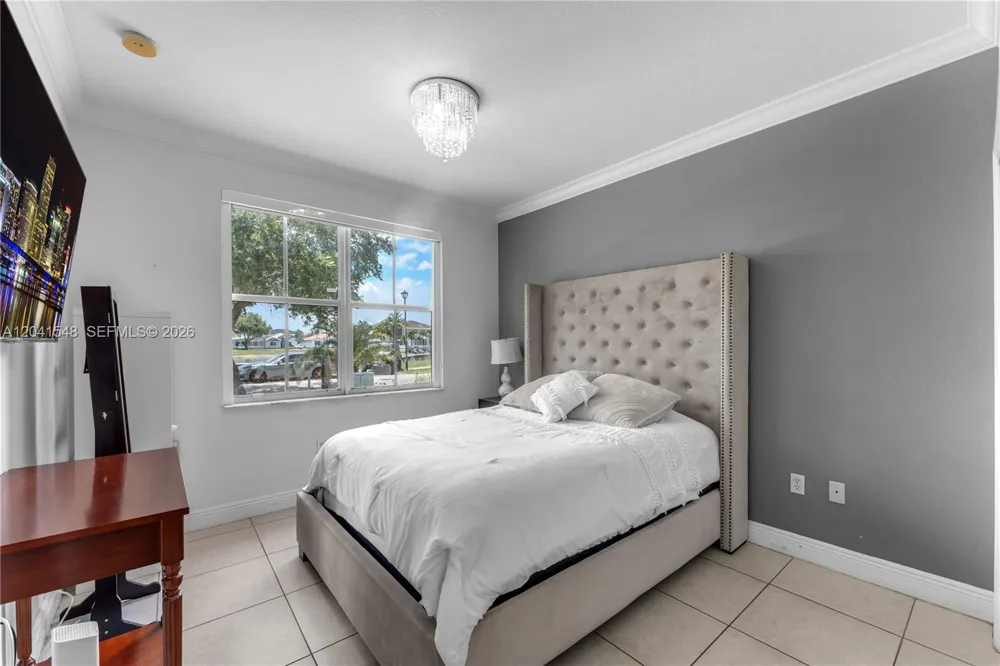 15506 SW 25th Ter Miami, FL 33185