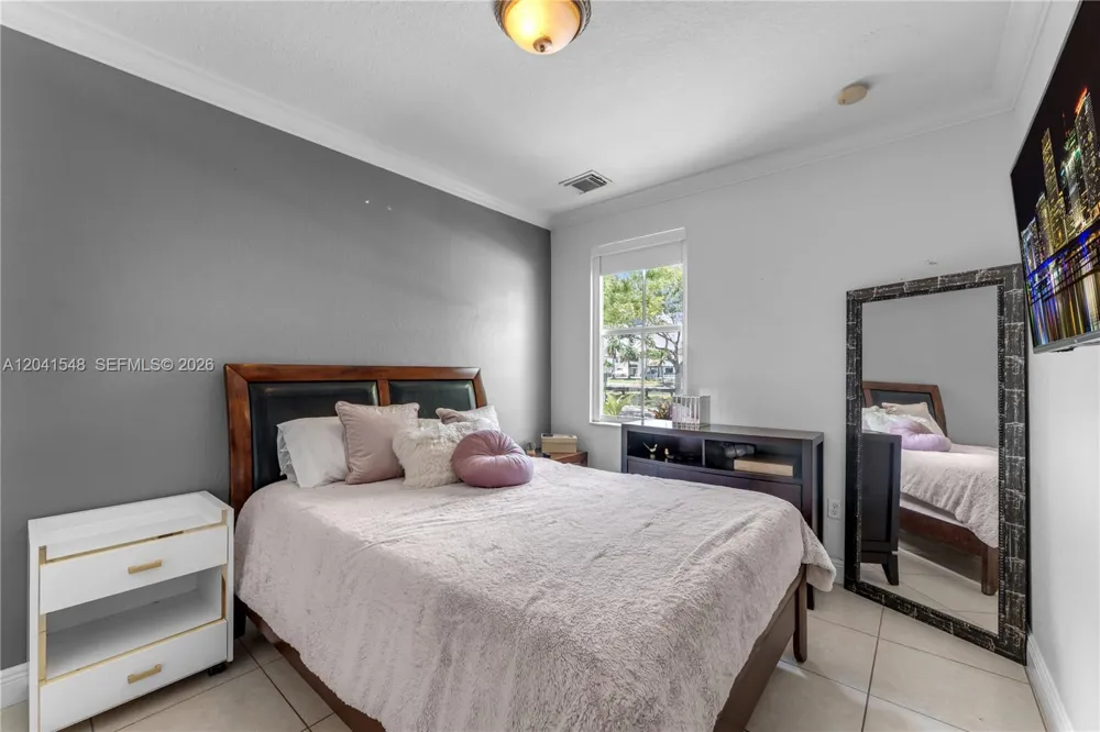 15506 SW 25th Ter Miami, FL 33185