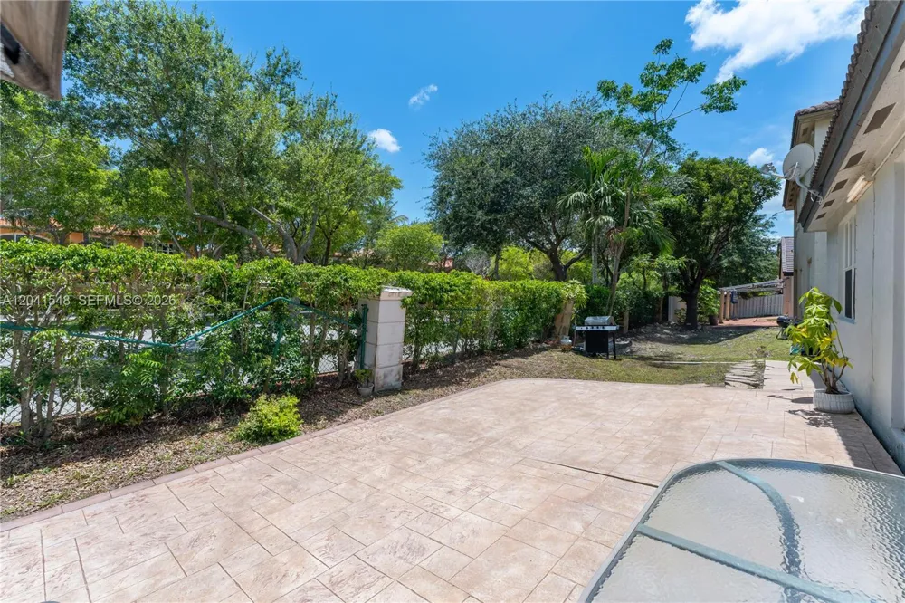 15506 SW 25th Ter Miami, FL 33185