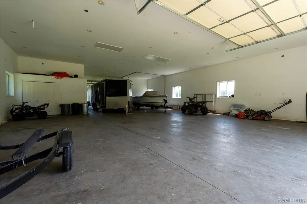 10069 Silver Lake Road Argentine Township, MI 48451