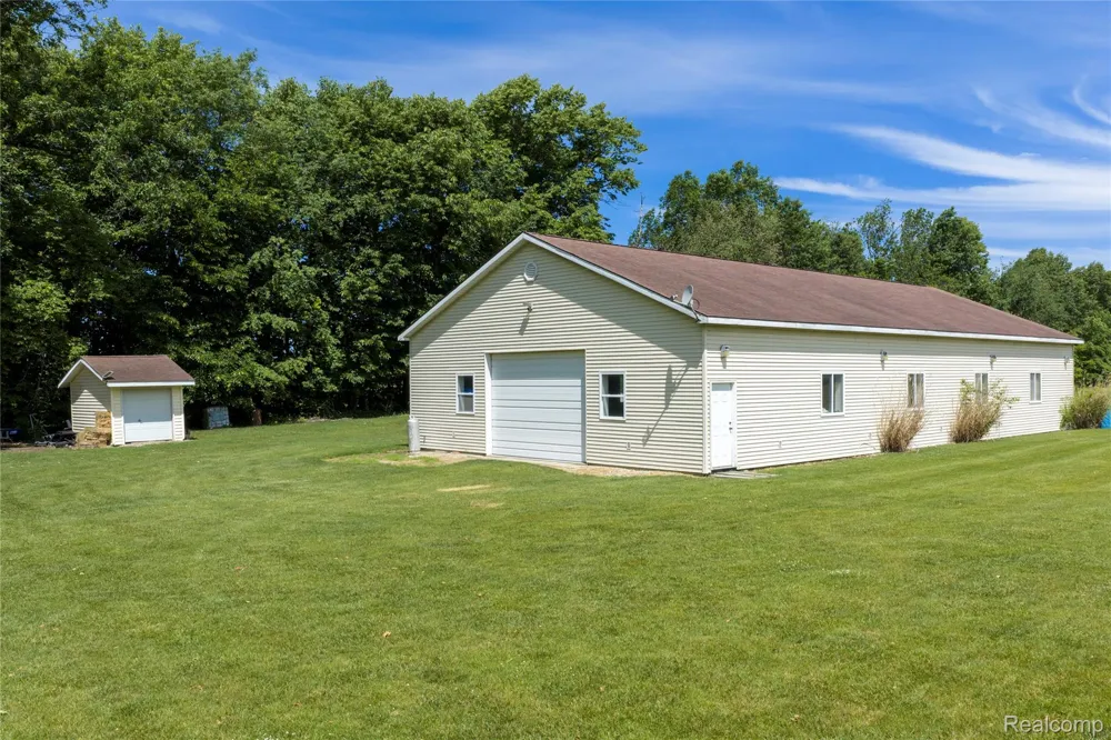 10069 Silver Lake Road Argentine Township, MI 48451