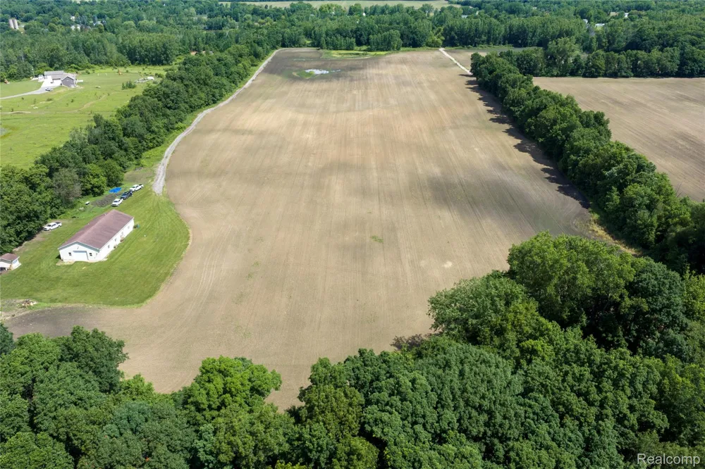10069 Silver Lake Road Argentine Township, MI 48451