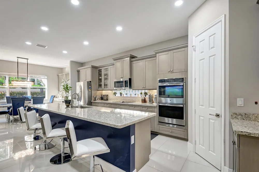 8952 Cypress Grove Lane West Palm Beach, FL 33411