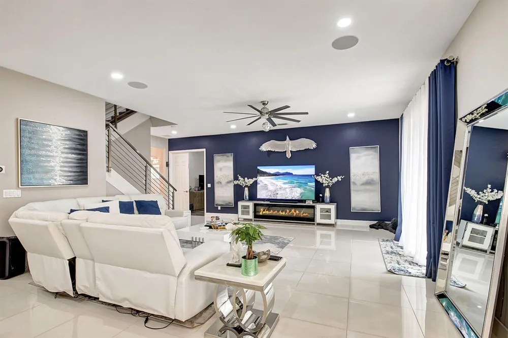 8952 Cypress Grove Lane West Palm Beach, FL 33411