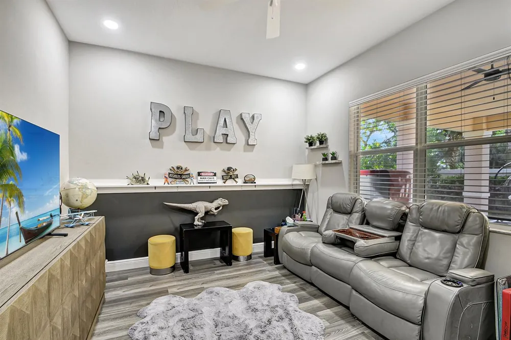8952 Cypress Grove Lane West Palm Beach, FL 33411