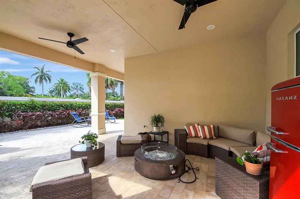 8952 Cypress Grove Lane West Palm Beach, FL 33411