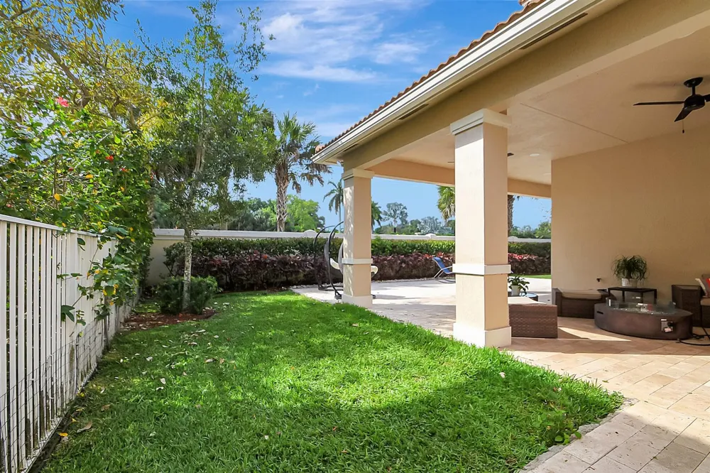 8952 Cypress Grove Lane West Palm Beach, FL 33411