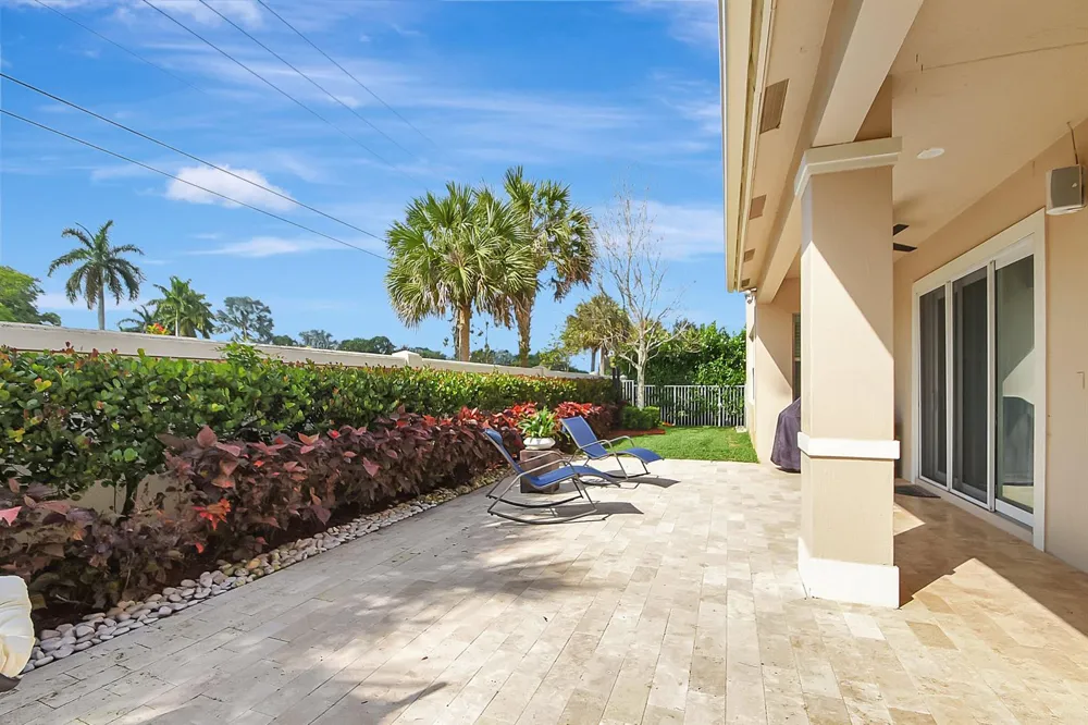 8952 Cypress Grove Lane West Palm Beach, FL 33411