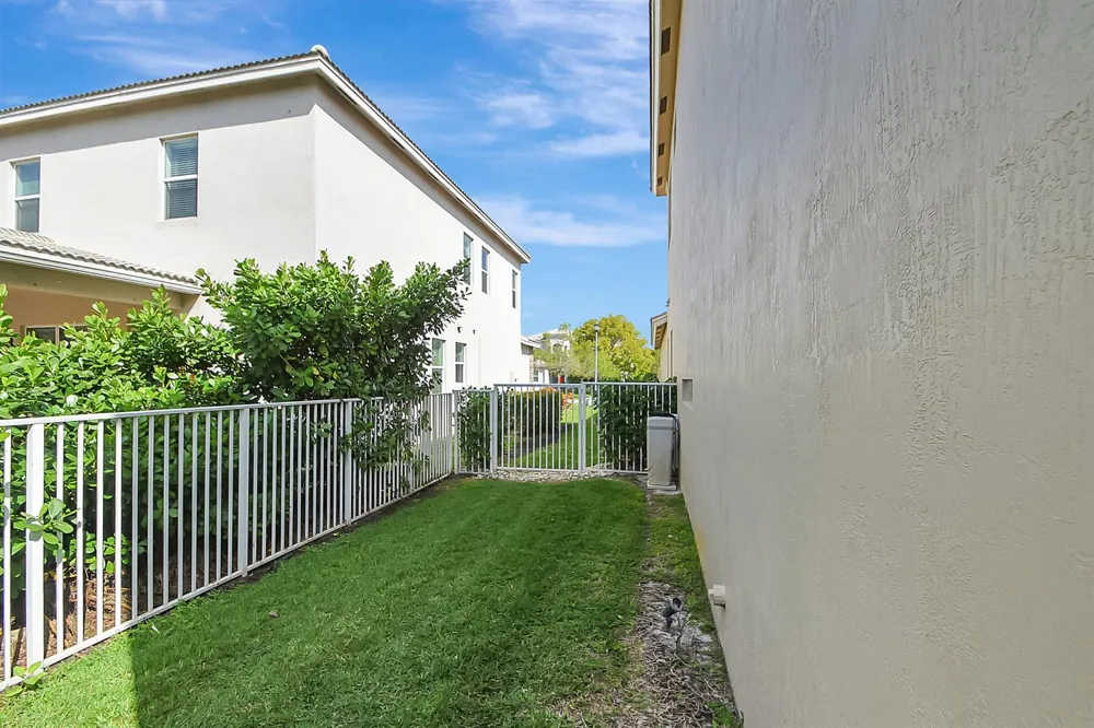 8952 Cypress Grove Lane West Palm Beach, FL 33411
