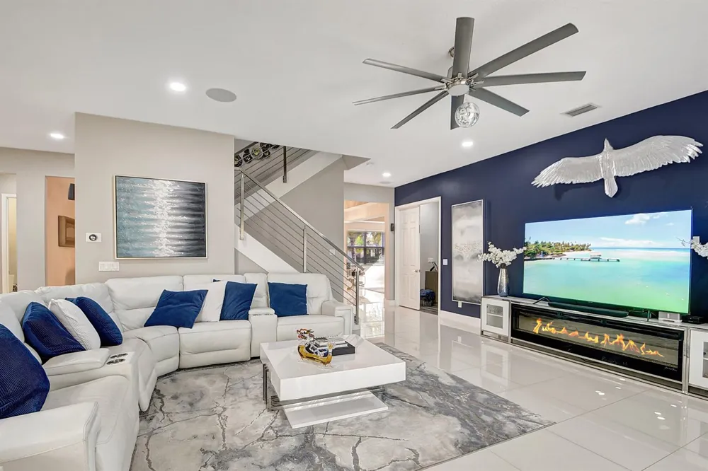 8952 Cypress Grove Lane West Palm Beach, FL 33411