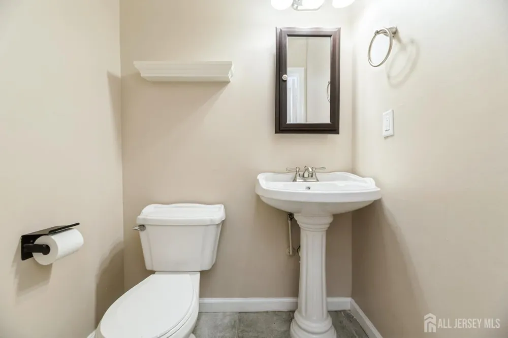 7 Sloop Square Howell, NJ 07228