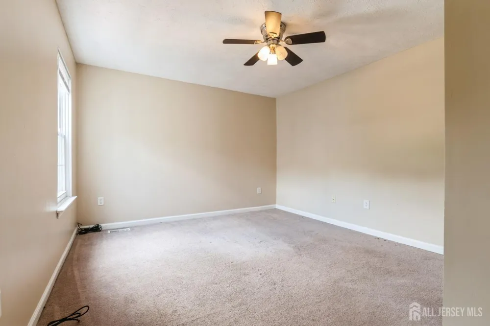 7 Sloop Square Howell, NJ 07228