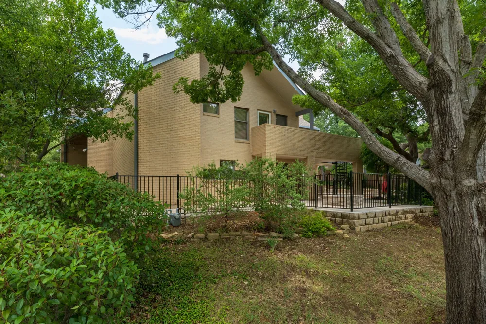 3505 Estates Drive Dalworthington Gardens, TX 76016
