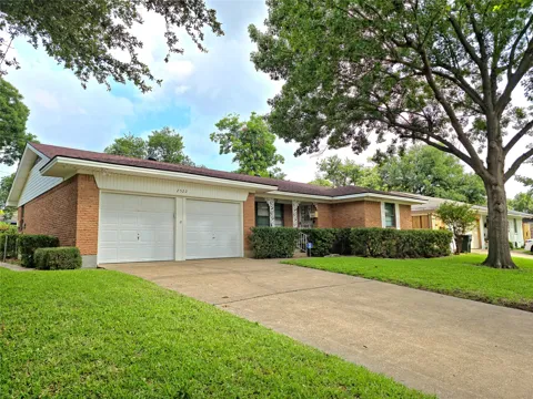 2522 Robin Lane