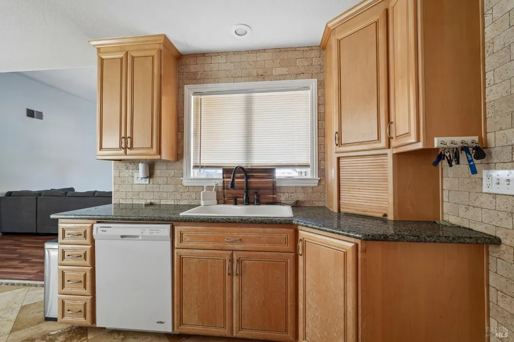 148 Columbia Drive Vacaville, CA 95687