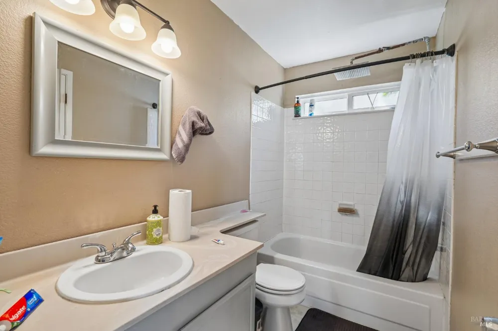 148 Columbia Drive Vacaville, CA 95687
