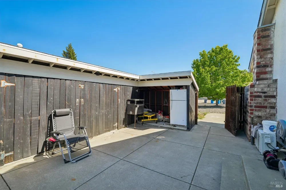 148 Columbia Drive Vacaville, CA 95687