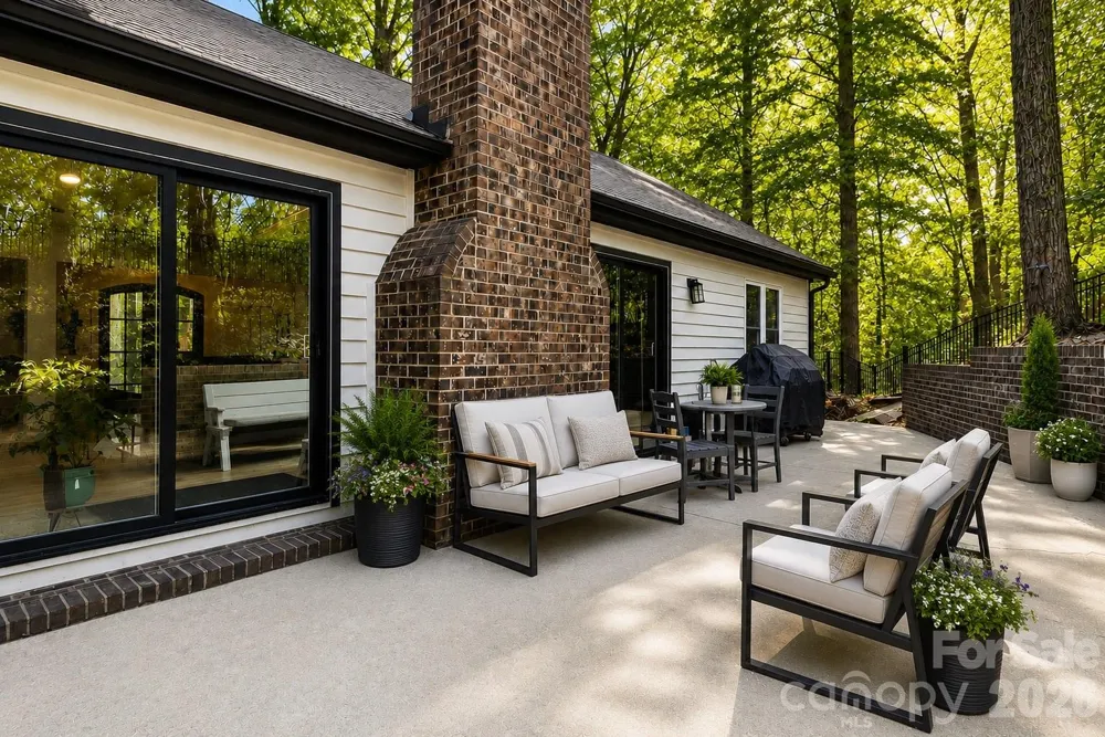 16 Tanglewood Road Lake Wylie, SC 29710