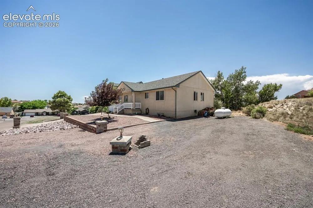841 S Dogwood Drive Pueblo, CO 81007