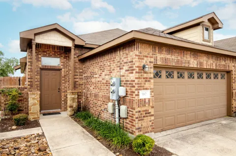 586 Creekside Circle