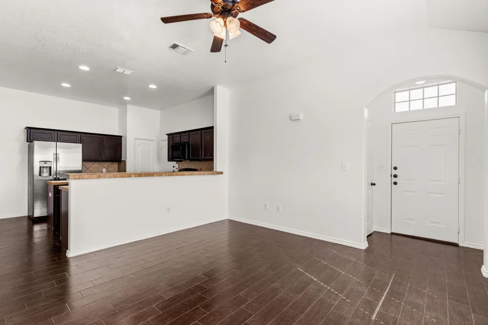 586 Creekside Circle New Braunfels, TX 78130