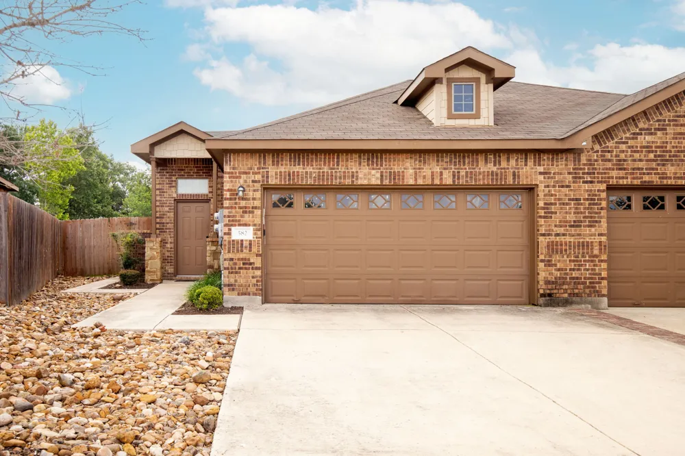 586 Creekside Circle New Braunfels, TX 78130