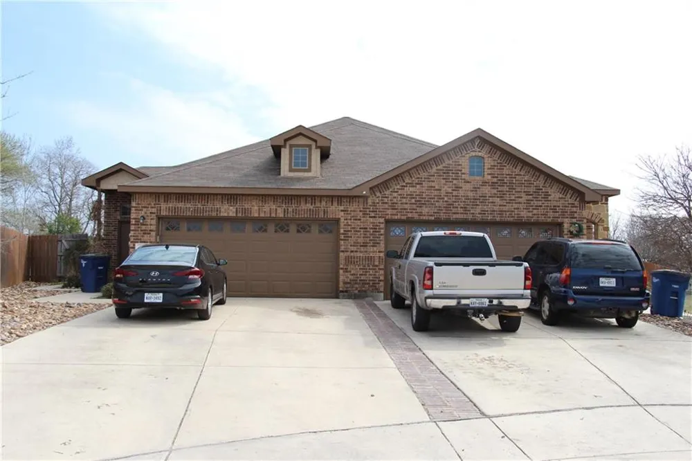 586 Creekside Circle New Braunfels, TX 78130