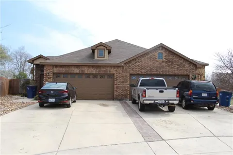 586 Creekside Circle