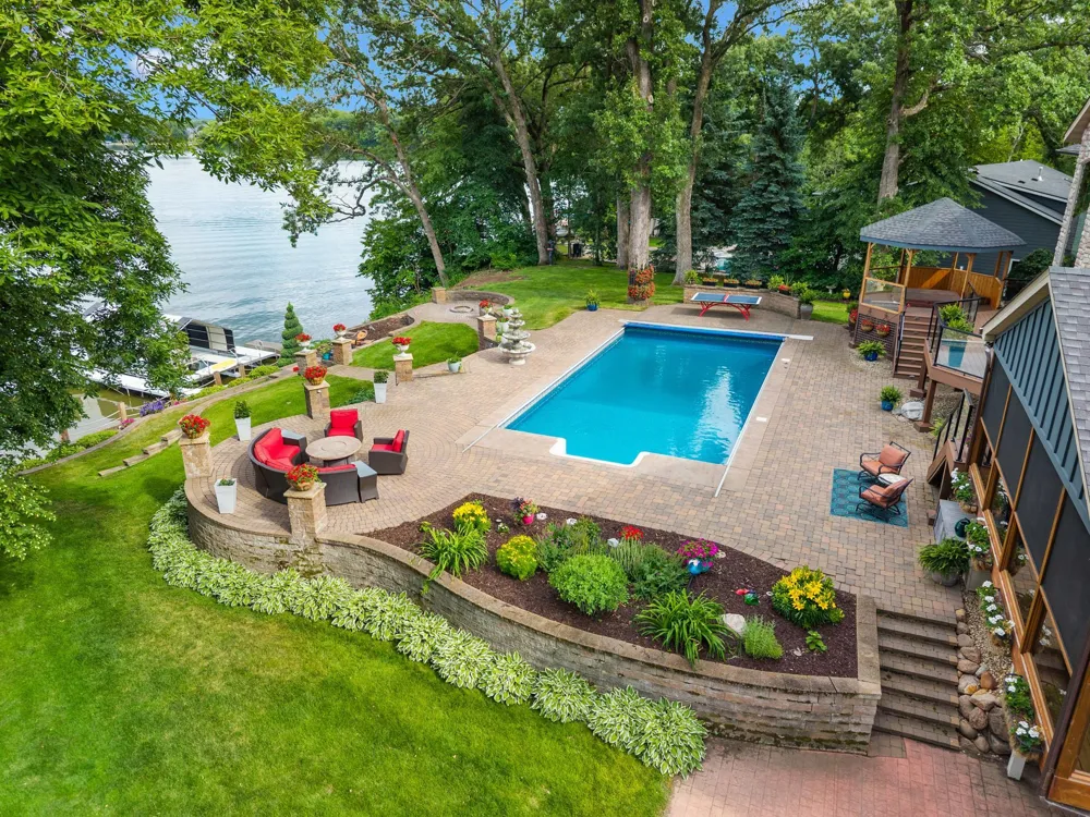 25701 Willow Lane New Prague, MN 56071