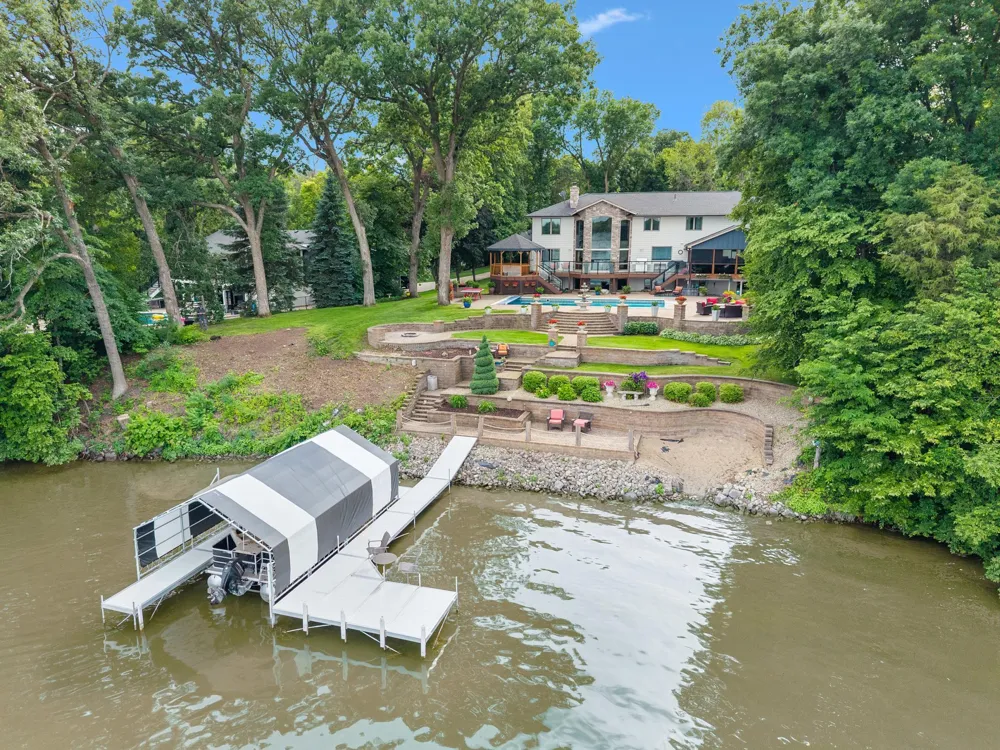 25701 Willow Lane New Prague, MN 56071