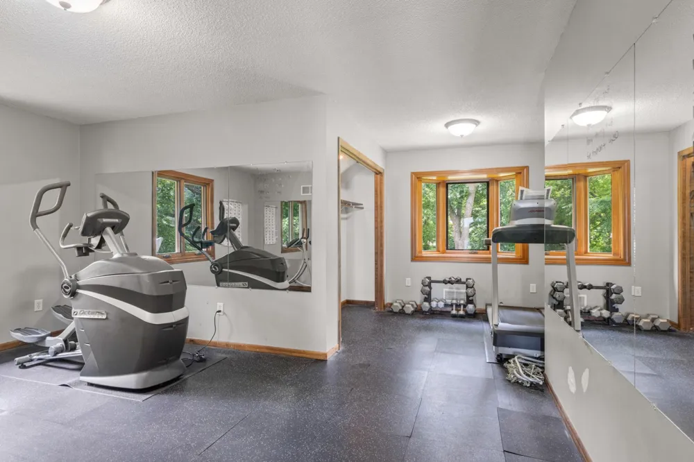 25701 Willow Lane New Prague, MN 56071