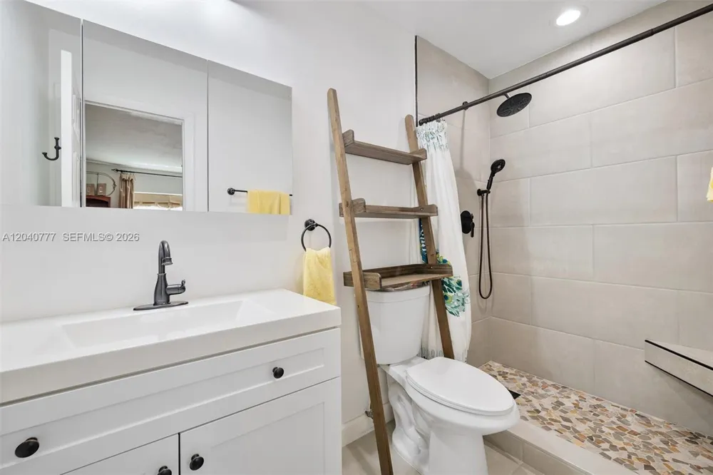9241 SW 183rd Ter Palmetto Bay, FL 33157