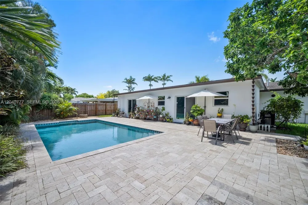 9241 SW 183rd Ter Palmetto Bay, FL 33157
