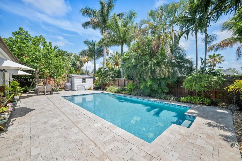9241 SW 183rd Ter Palmetto Bay, FL 33157