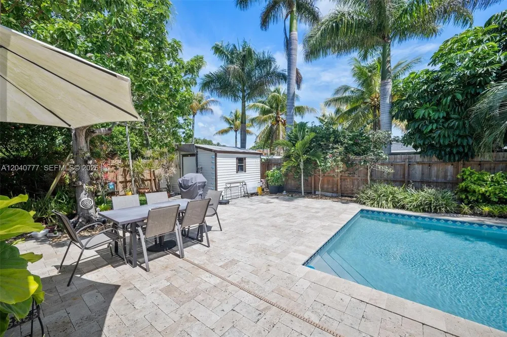9241 SW 183rd Ter Palmetto Bay, FL 33157