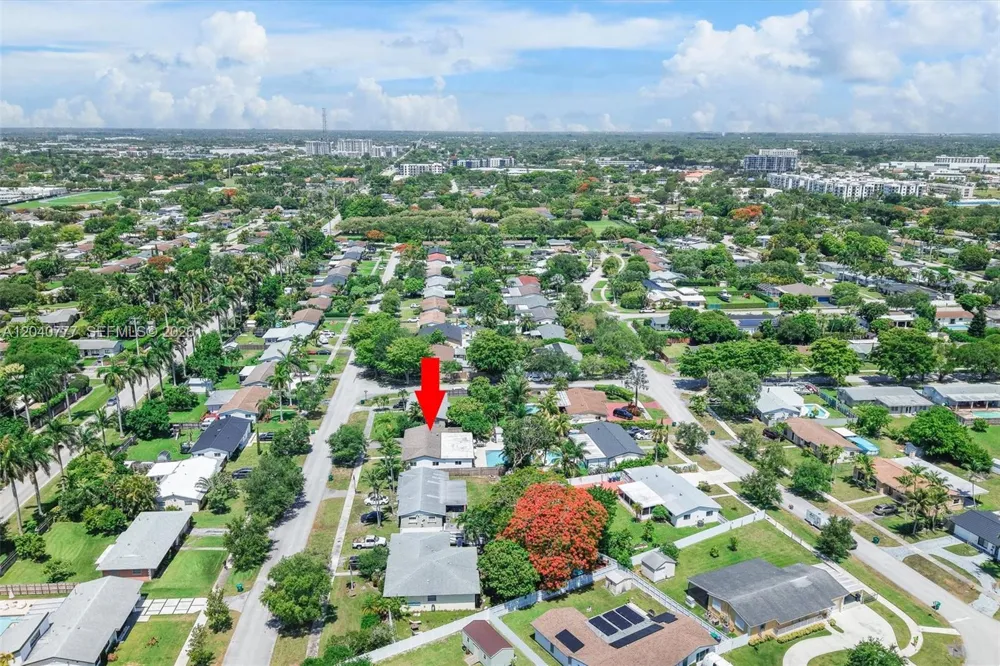 9241 SW 183rd Ter Palmetto Bay, FL 33157