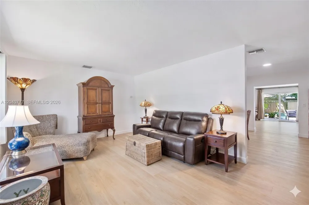 9241 SW 183rd Ter Palmetto Bay, FL 33157