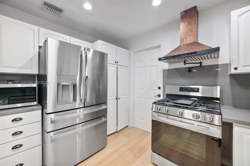 9241 SW 183rd Ter Palmetto Bay, FL 33157
