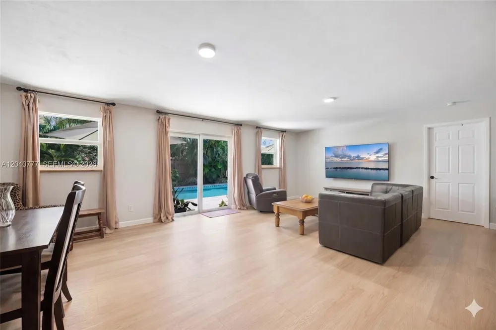 9241 SW 183rd Ter Palmetto Bay, FL 33157