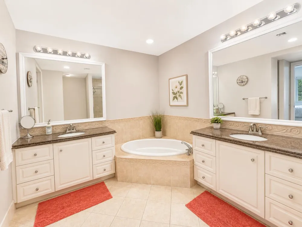 35 Harbour Isle Drive W #202 Fort Pierce, FL 34949