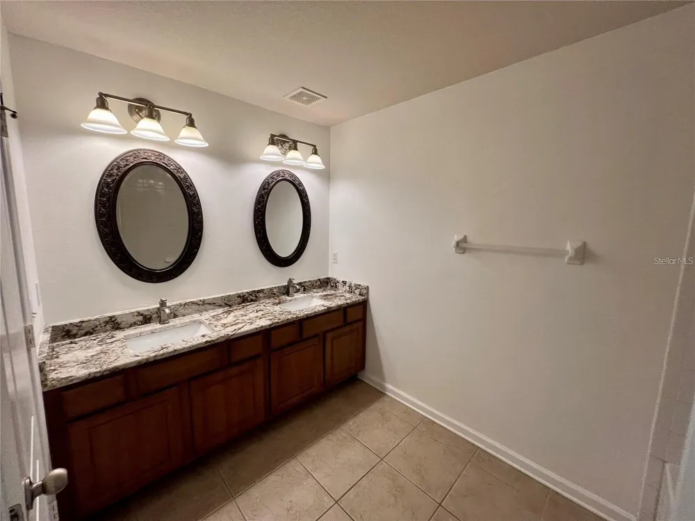 26543 CASTLEVIEW WAY Wesley Chapel, FL 33544