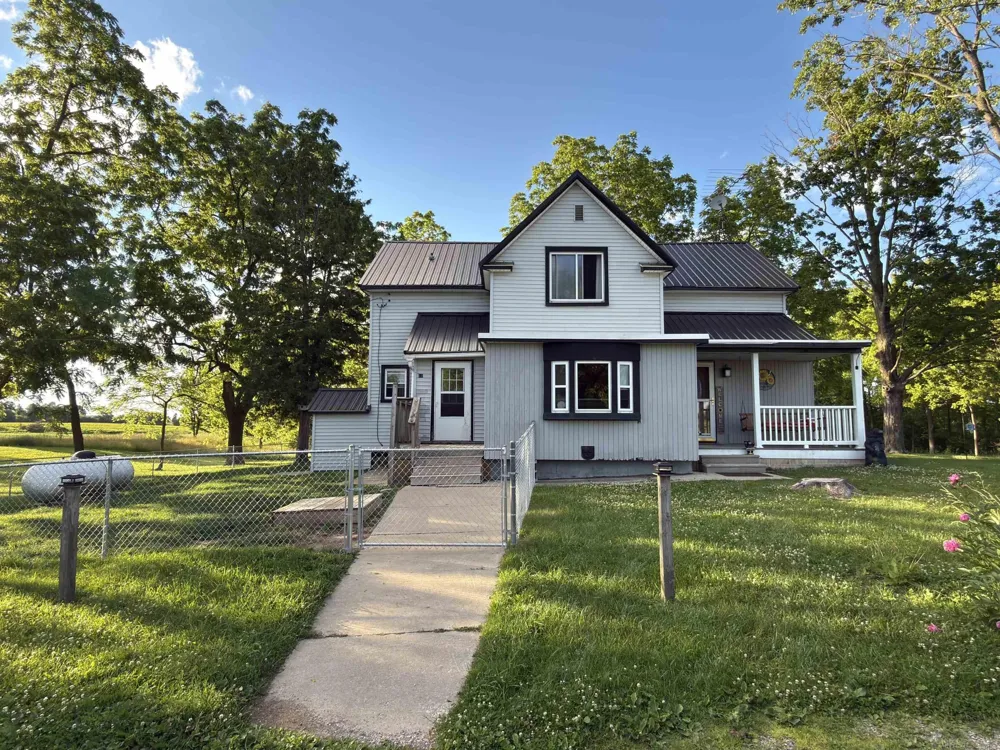 1451 Loree Road Bridgehampton Township, MI 48419