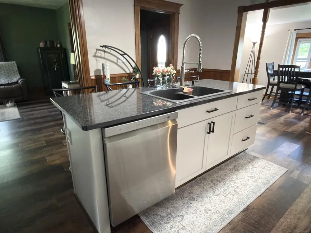 1451 Loree Road Bridgehampton Township, MI 48419