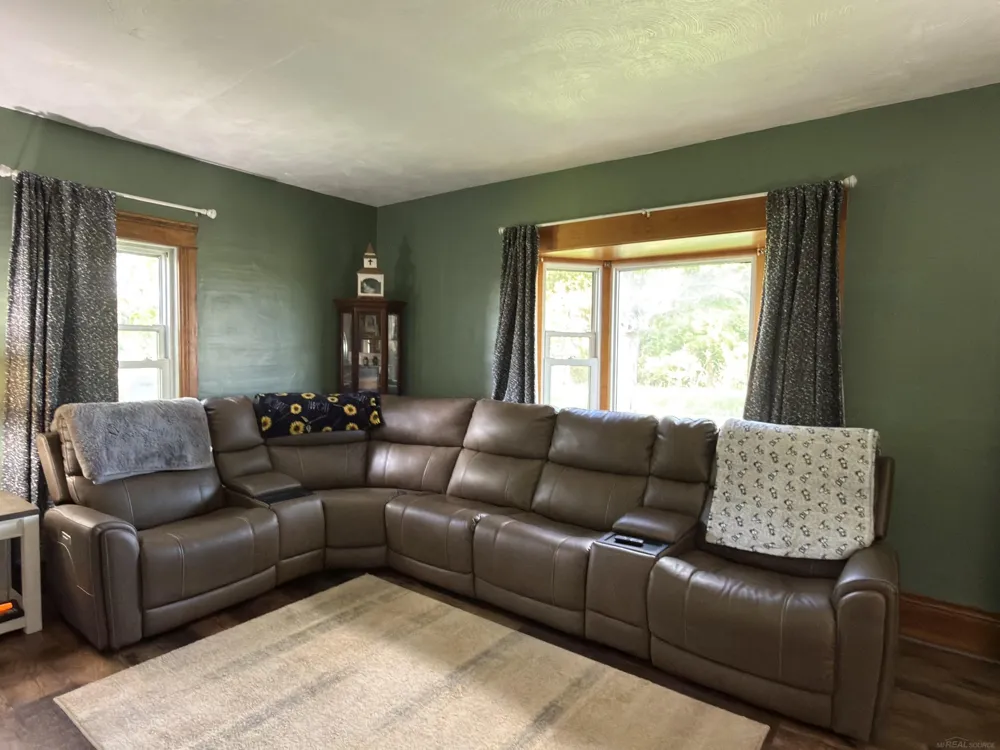 1451 Loree Road Bridgehampton Township, MI 48419