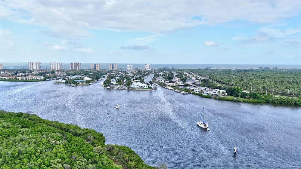 2408 Harbour Cove Drive Fort Pierce, FL 34949