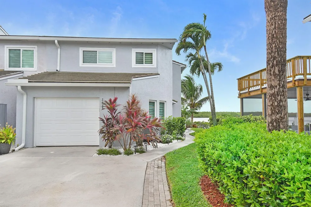 2408 Harbour Cove Drive Fort Pierce, FL 34949