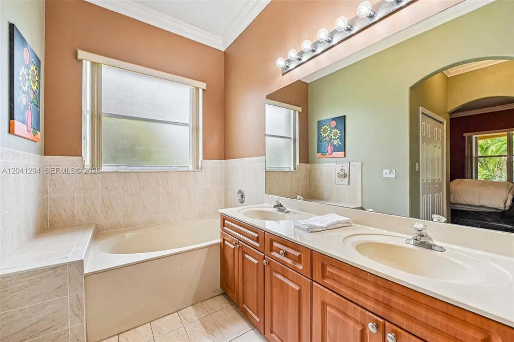 21401 SW 187th Ave Miami, FL 33187
