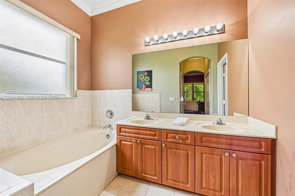 21401 SW 187th Ave Miami, FL 33187